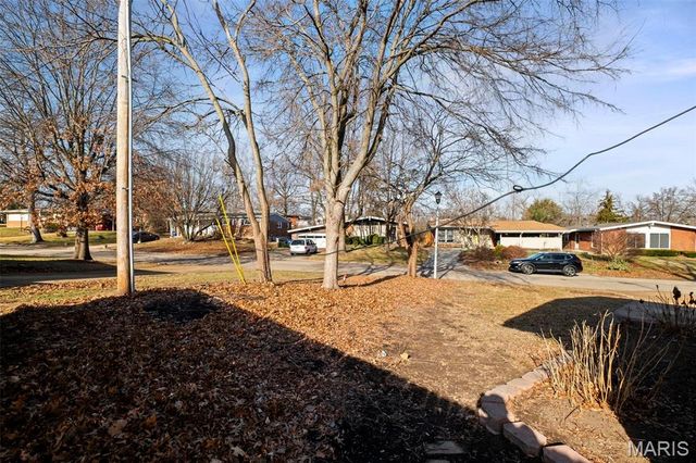 515 Crestvale Drive, Rock Hill, MO 63119