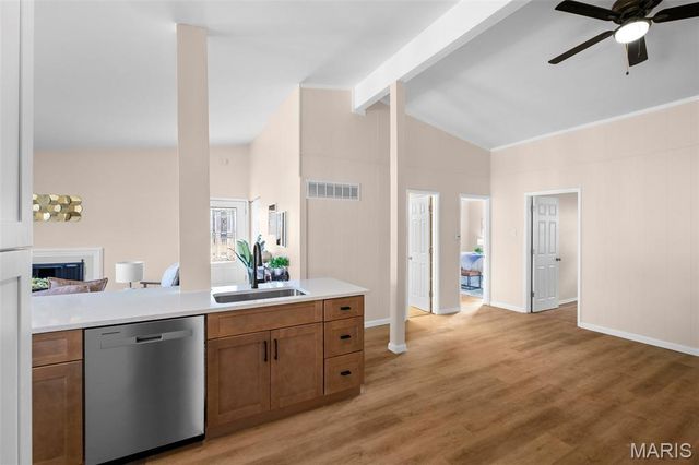 515 Crestvale Drive, Rock Hill, MO 63119