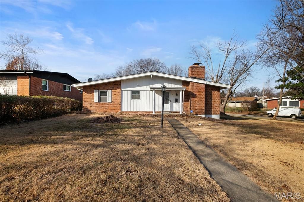 515 Crestvale Drive, Rock Hill, MO 63119