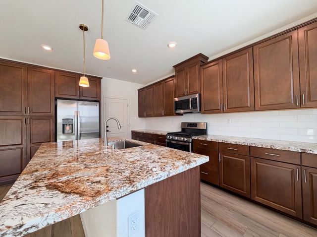 8778 Encore Way, Elk Grove, CA 95757