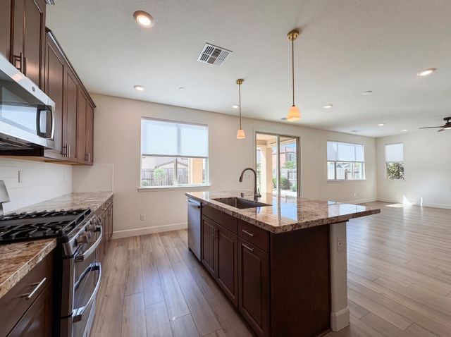 8778 Encore Way, Elk Grove, CA 95757