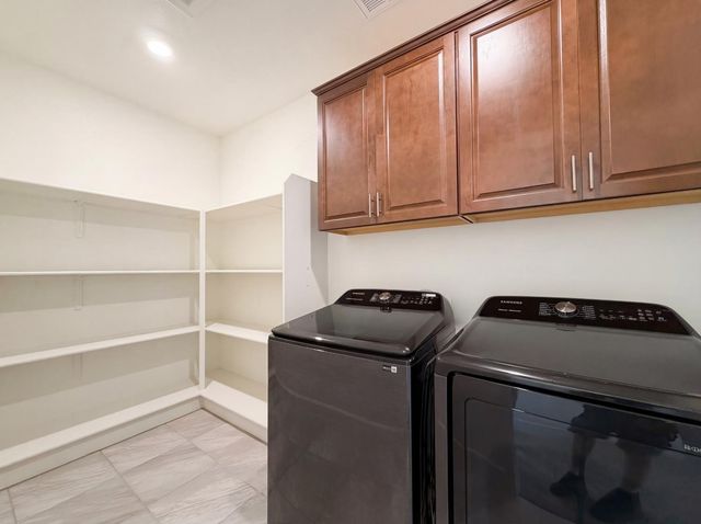 8778 Encore Way, Elk Grove, CA 95757