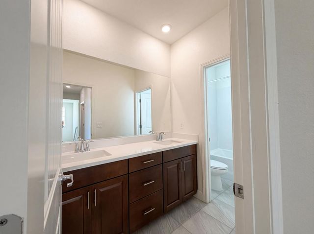 8778 Encore Way, Elk Grove, CA 95757