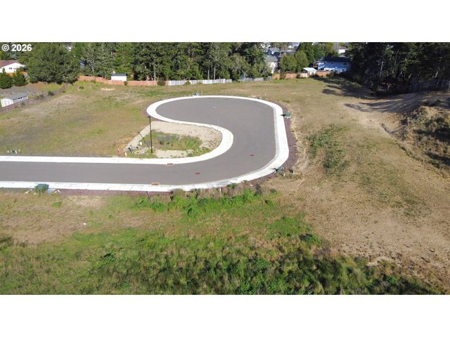 1025 PARK Pl, Coos Bay, OR 97420