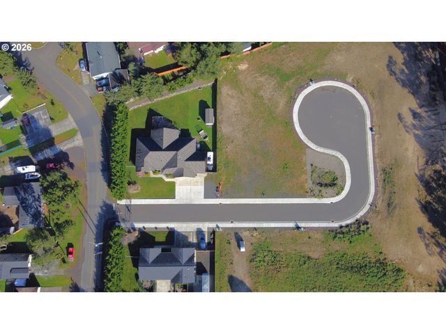 1025 PARK Pl, Coos Bay, OR 97420