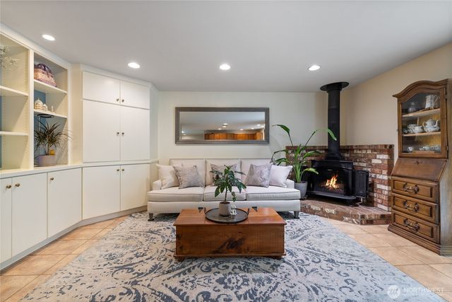 11927 Nyanza Road SW, Lakewood, WA 98499