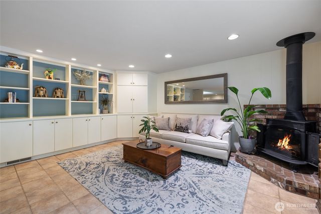 11927 Nyanza Road SW, Lakewood, WA 98499