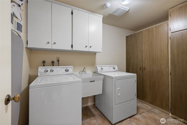 11927 Nyanza Road SW, Lakewood, WA 98499