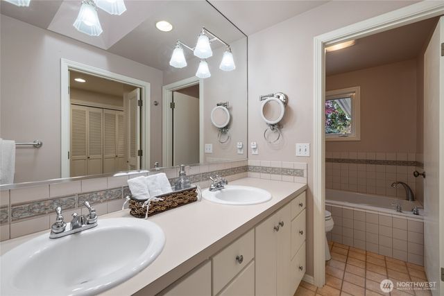 11927 Nyanza Road SW, Lakewood, WA 98499