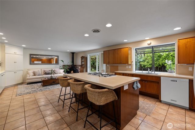 11927 Nyanza Road SW, Lakewood, WA 98499