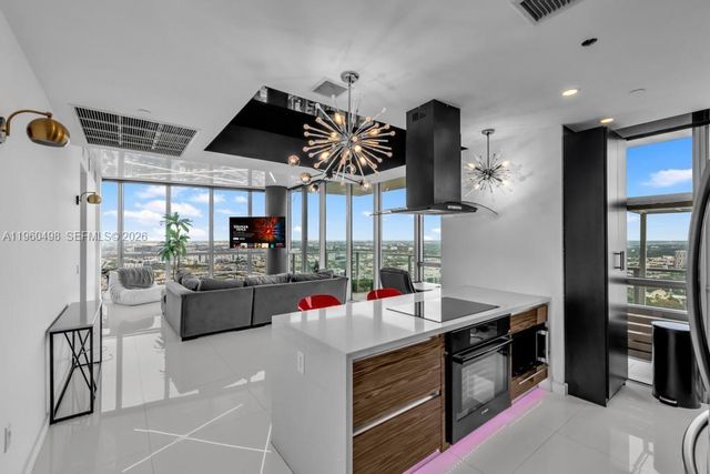 1100 Biscayne Blvd 4907, Miami, FL 33132