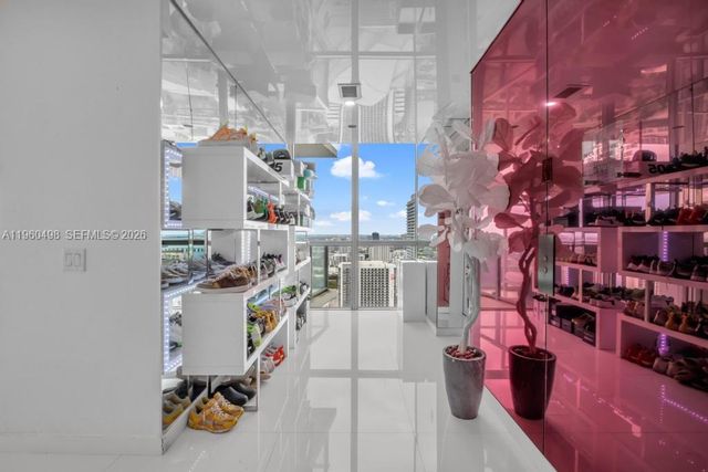 1100 Biscayne Blvd 4907, Miami, FL 33132