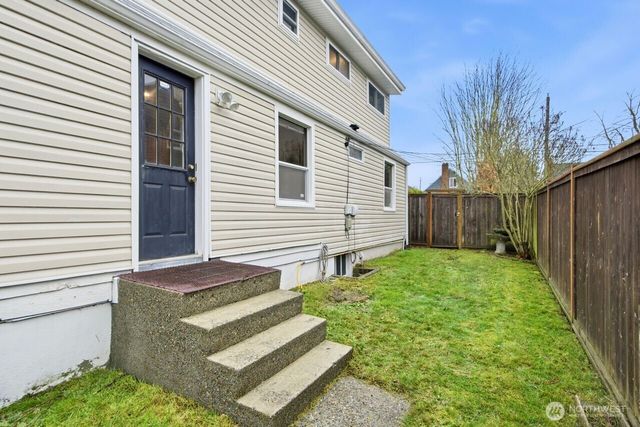 7102 N 9th Street, Tacoma, WA 98406