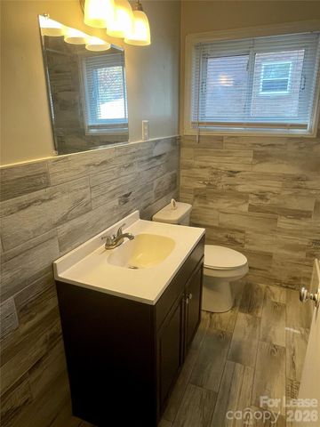 7125 Pence Road, Charlotte, NC 28215