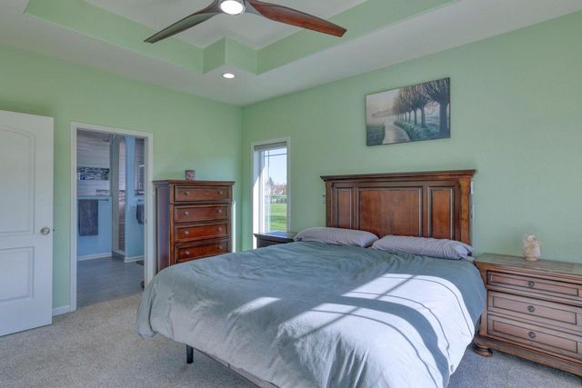 W329S8470 S Oak Tree DRIVE, Mukwonago, WI 53149