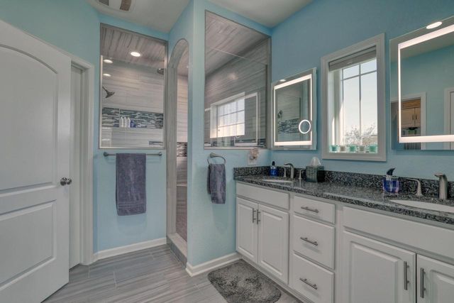 W329S8470 S Oak Tree DRIVE, Mukwonago, WI 53149