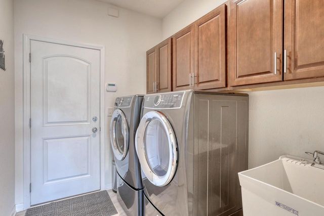 W329S8470 S Oak Tree DRIVE, Mukwonago, WI 53149