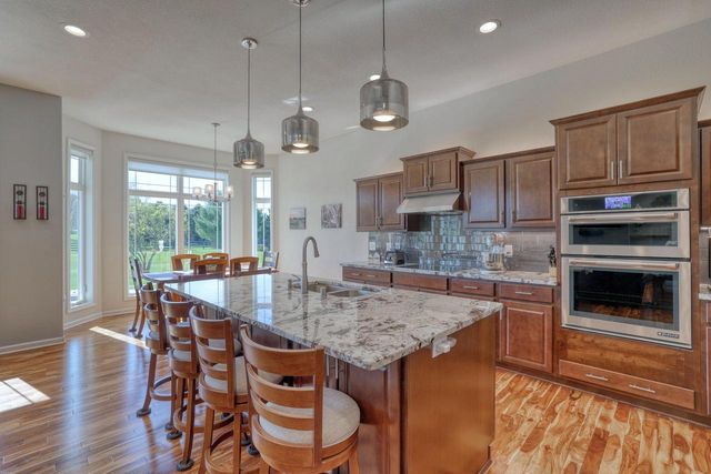 W329S8470 S Oak Tree DRIVE, Mukwonago, WI 53149