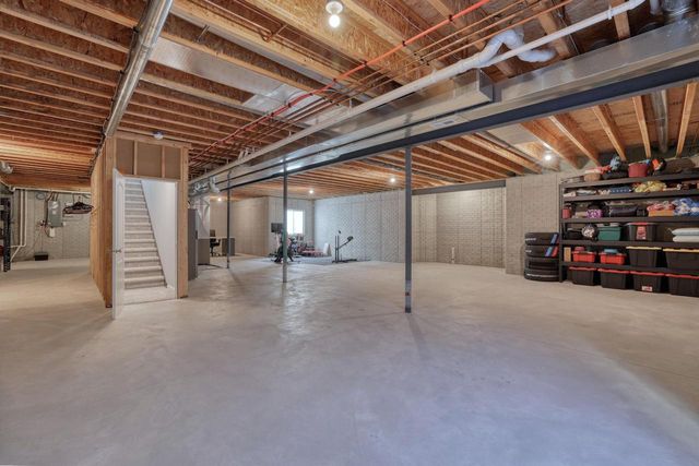 W329S8470 S Oak Tree DRIVE, Mukwonago, WI 53149