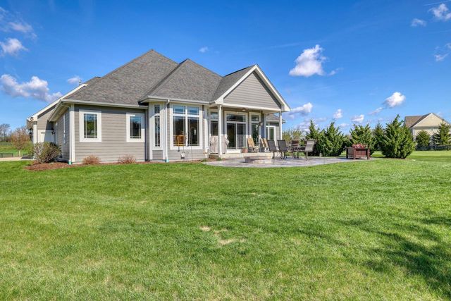 W329S8470 S Oak Tree DRIVE, Mukwonago, WI 53149