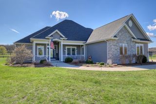 W329S8470 S Oak Tree DRIVE, Mukwonago, WI 53149