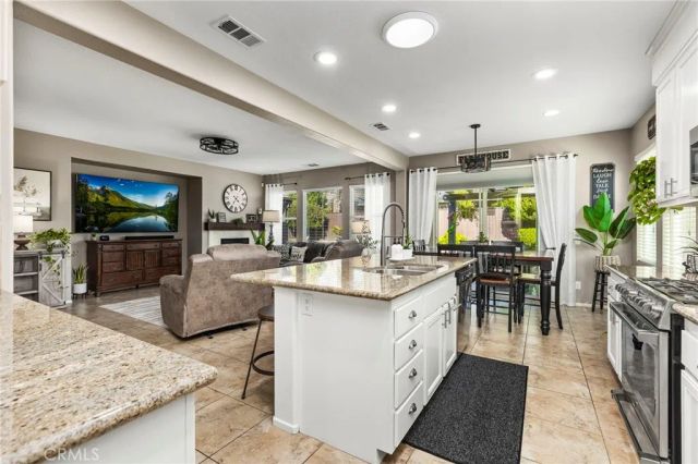 763 Dechado, San Jacinto, CA 92582