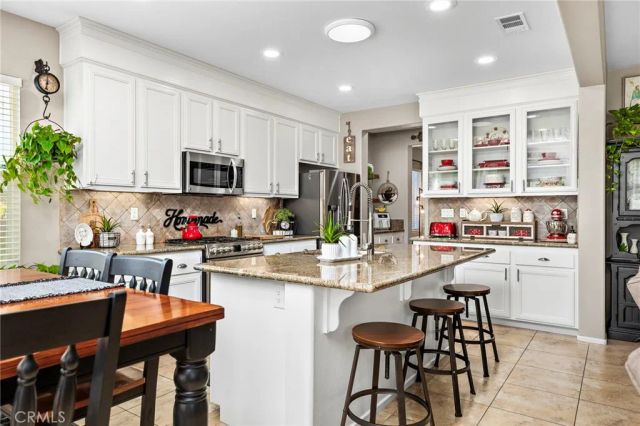 763 Dechado, San Jacinto, CA 92582