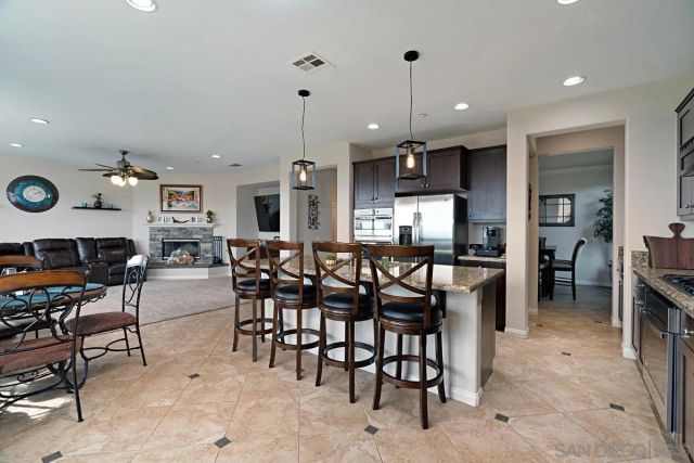 10689 Laurel Path, Escondido, CA 92026