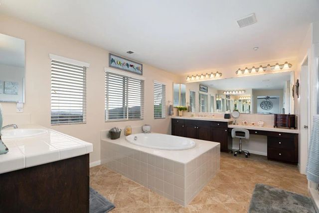 10689 Laurel Path, Escondido, CA 92026