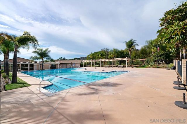 10689 Laurel Path, Escondido, CA 92026