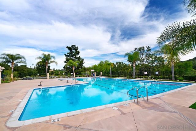 10689 Laurel Path, Escondido, CA 92026