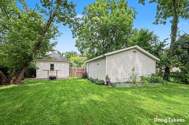 12 Travis Street NE, Grand Rapids, MI 49505
