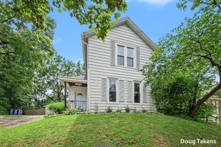 12 Travis Street NE, Grand Rapids, MI 49505