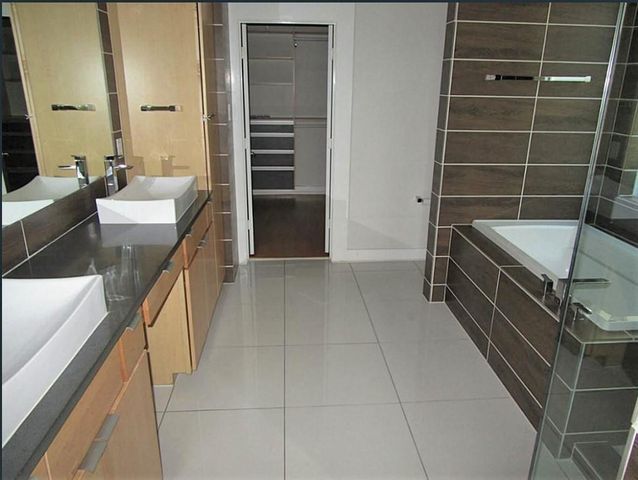 1900 Mason D, Houston, TX 77006