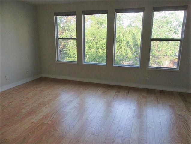 1900 Mason D, Houston, TX 77006