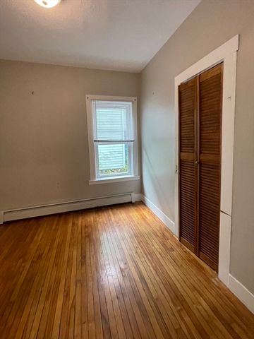 5 Freeland Ter, Worcester, MA 01603
