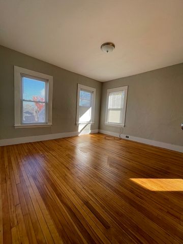 5 Freeland Ter, Worcester, MA 01603
