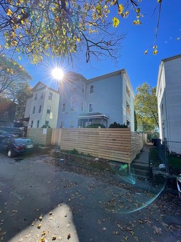 5 Freeland Ter, Worcester, MA 01603