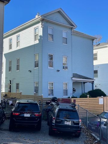 5 Freeland Ter, Worcester, MA 01603