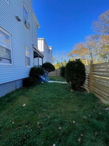 5 Freeland Ter, Worcester, MA 01603