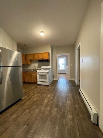 5 Freeland Ter, Worcester, MA 01603