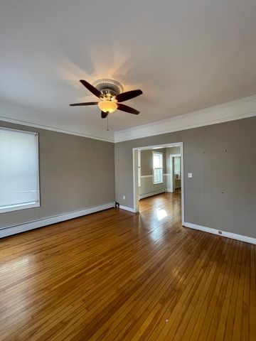 5 Freeland Ter, Worcester, MA 01603