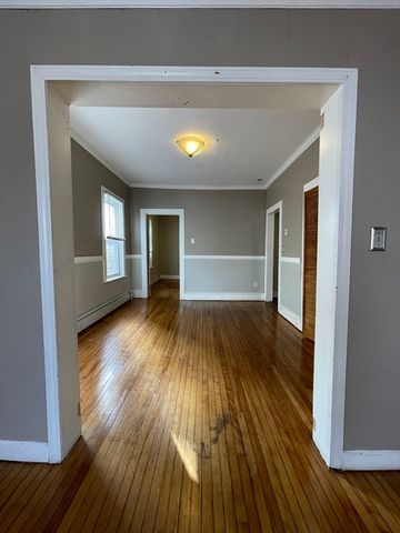 5 Freeland Ter, Worcester, MA 01603