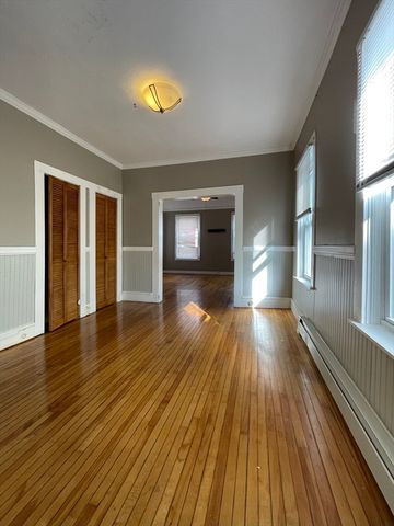 5 Freeland Ter, Worcester, MA 01603