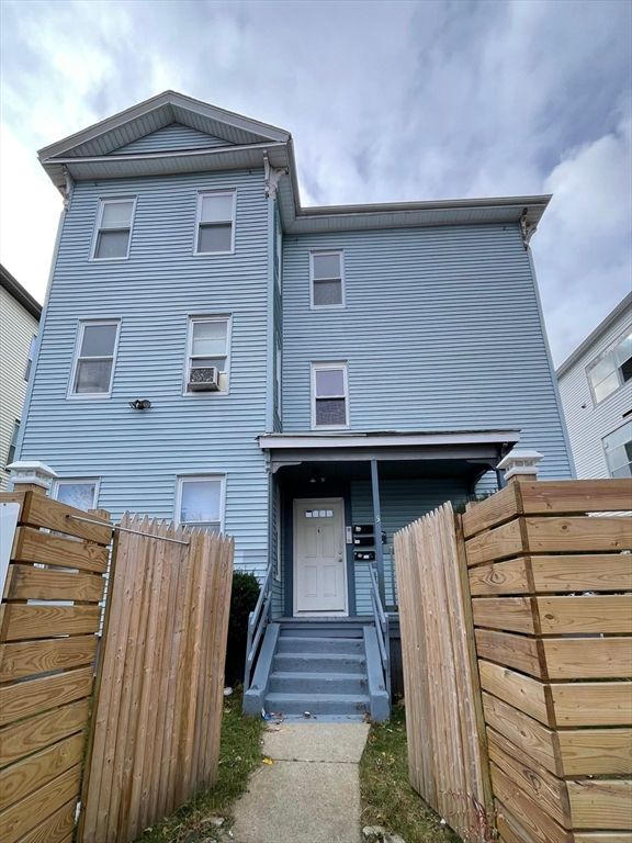 5 Freeland Ter, Worcester, MA 01603