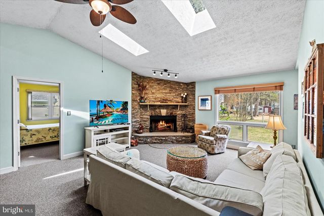 121 11TH ST S, Colonial Beach, VA 22443