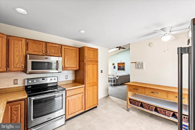 121 11TH ST S, Colonial Beach, VA 22443