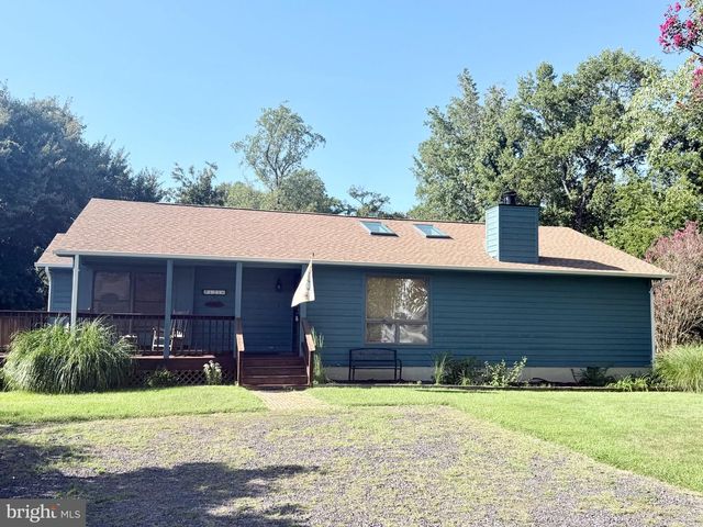 121 11TH ST S, Colonial Beach, VA 22443