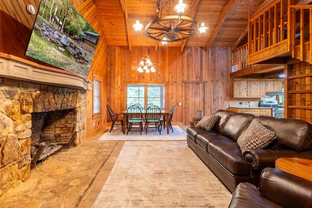 131 Ralph Hickey Road, Chatsworth, GA 30705