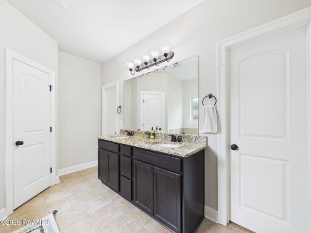 108 Margaret Lucia Drive, Maurice, LA 70555